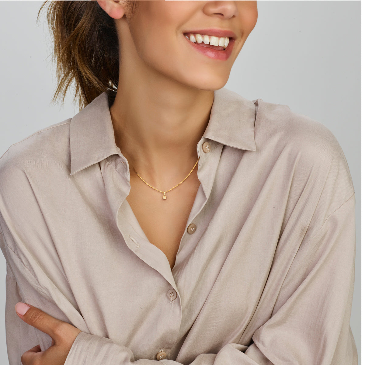 Hanger bloem in goud – 12 mm